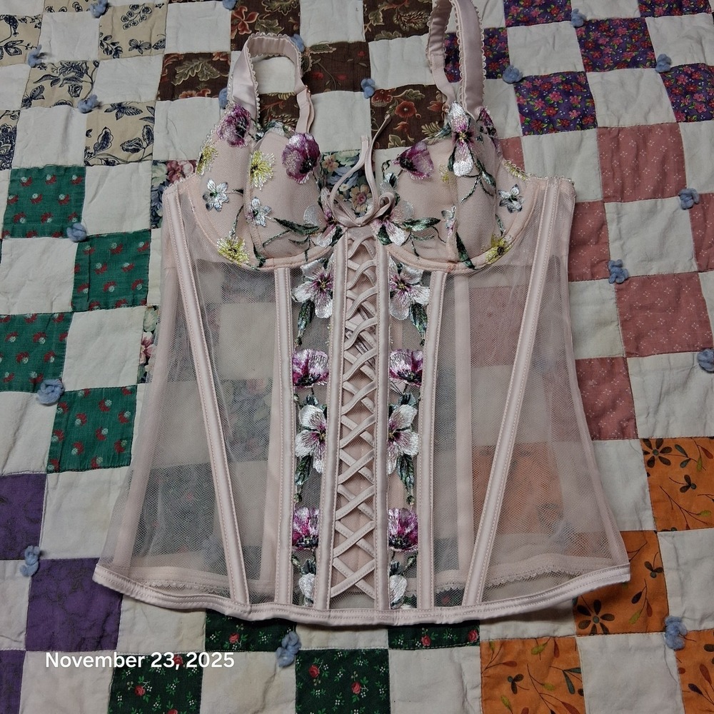 Victoria Secret Semi Sheer‎ Corset Bra Womens Size XS Pink Floral Underwired